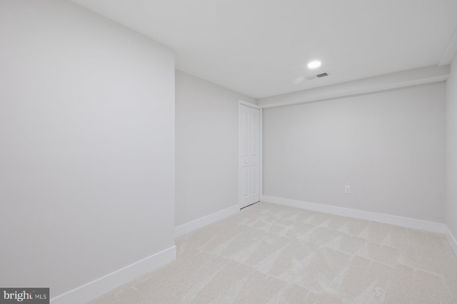 6712 Huntsman Boulevard Springfield, VA 22152 - Photo 36 of 47