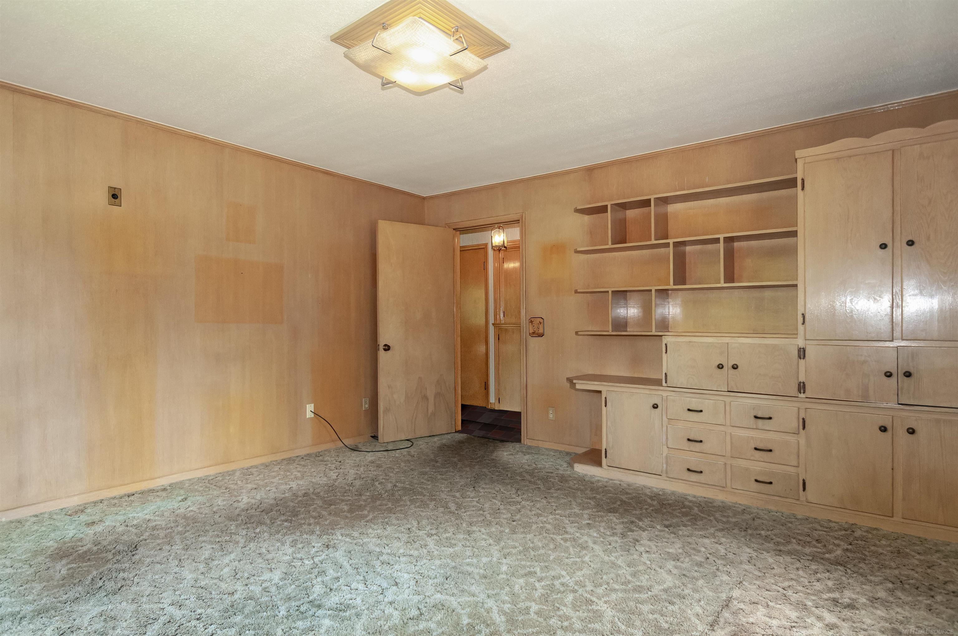 743 South Renaud Road Grosse Pointe, MI 48236 - Photo 30 of 62 50113563-29.JPG