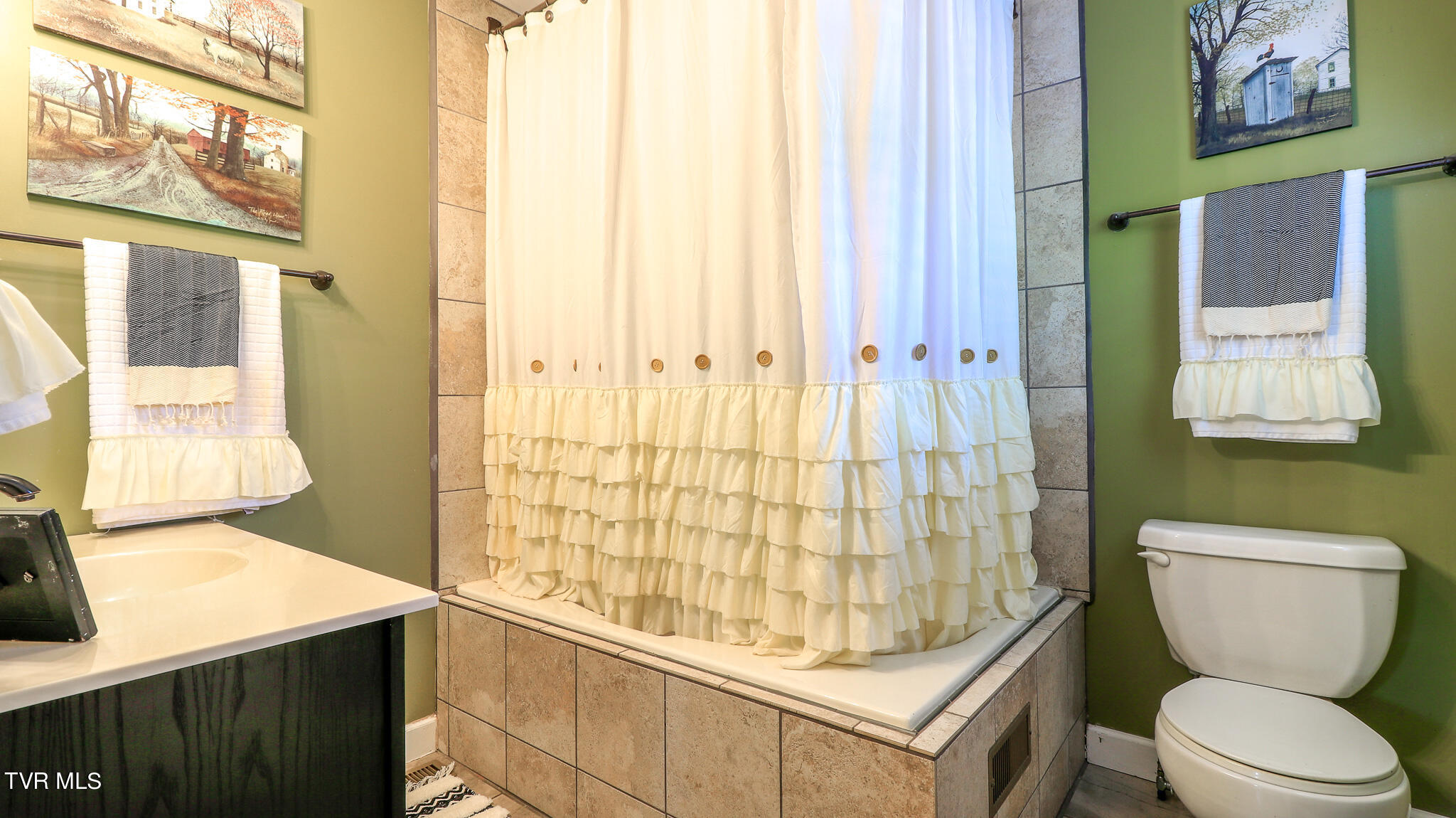 152 Ridgecrest Road Jonesborough, TN 37659 - Photo 14 of 49 26 Master Bath
