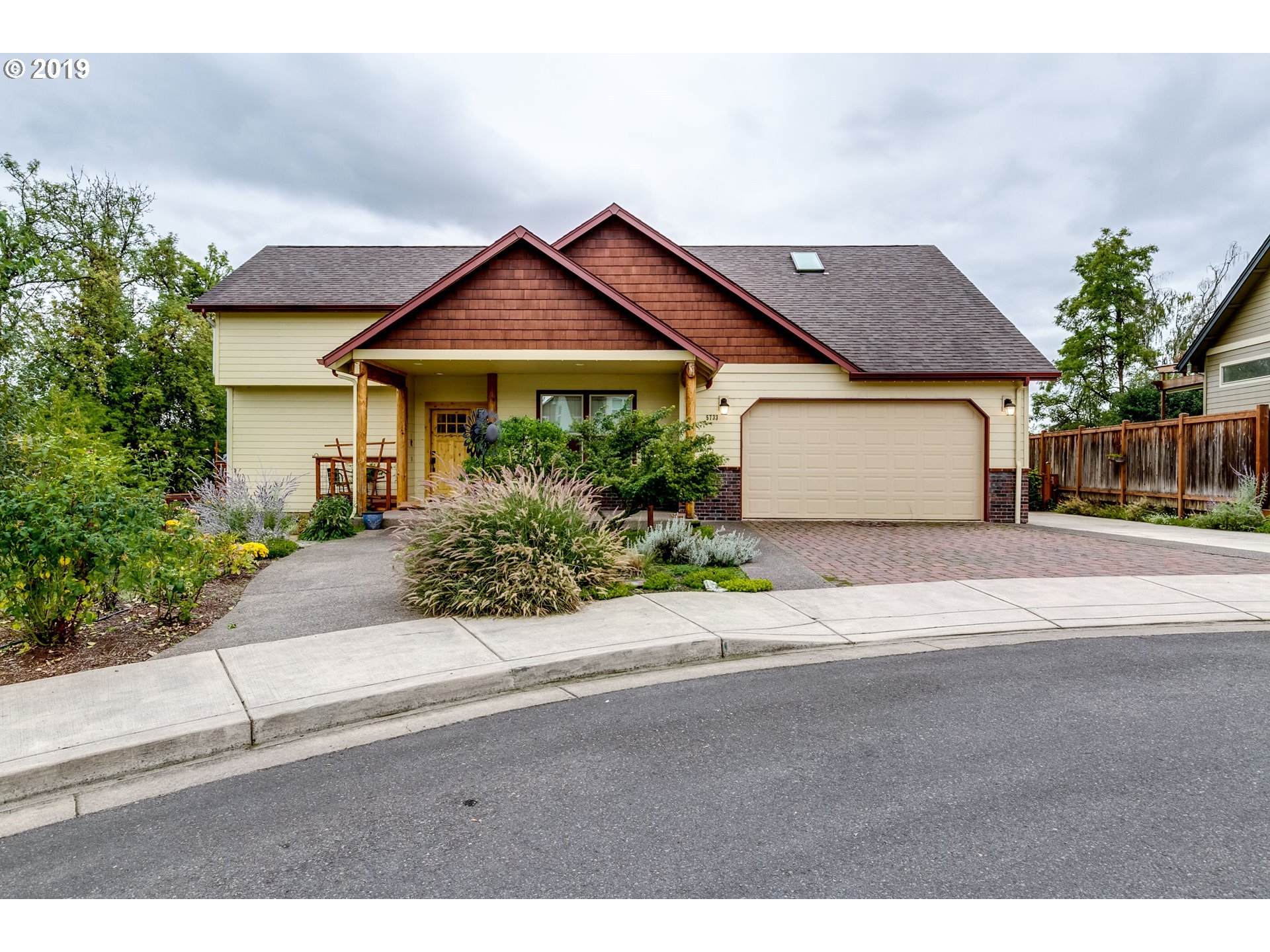 5733 Peridot Way Springfield, OR 97478 - Photo 1 of 32 Gallery Image 1