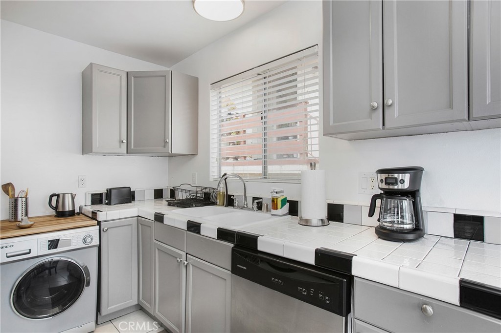 140 Avenida Algodon, Unit B San Clemente, CA 92672 - Photo 7 of 15