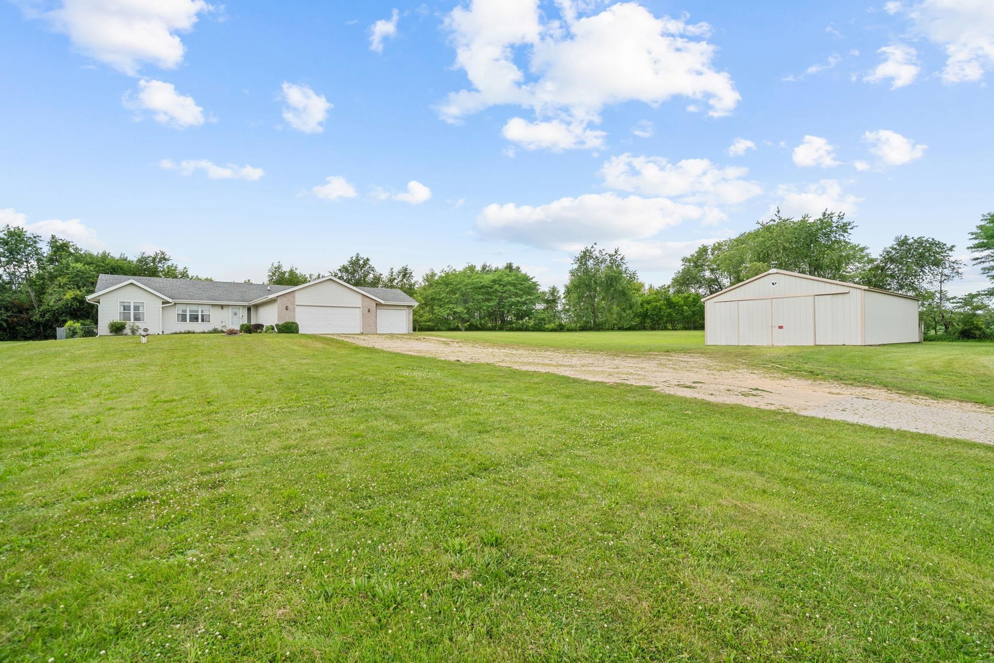 8974 North Pecatonica Road Pecatonica, IL 61063 - Photo 28 of 34