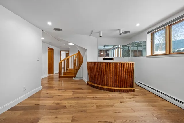 a view of an entryway with a livingroom