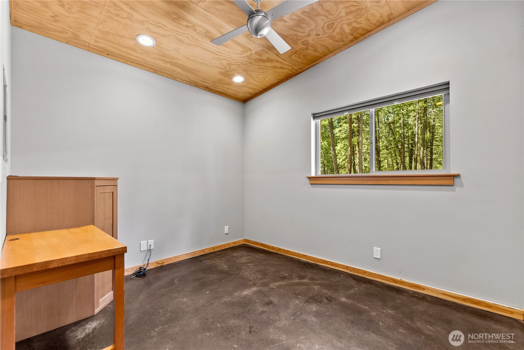 16 Littell Road Mazama, WA 98833 - Photo 13 of 40 an empty room with a window