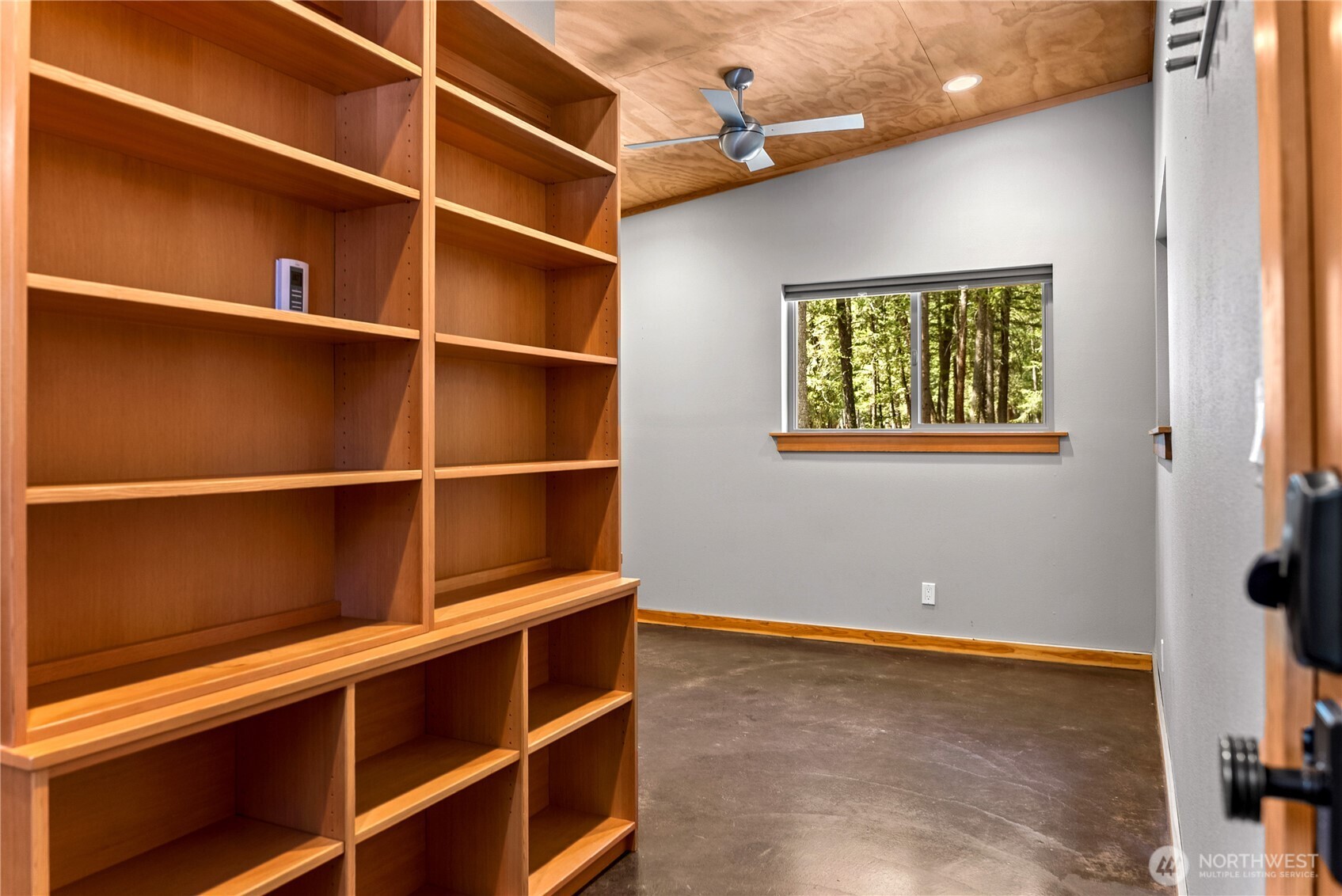 16 Littell Road Mazama, WA 98833 - Photo 31 of 40 a view of room with closet