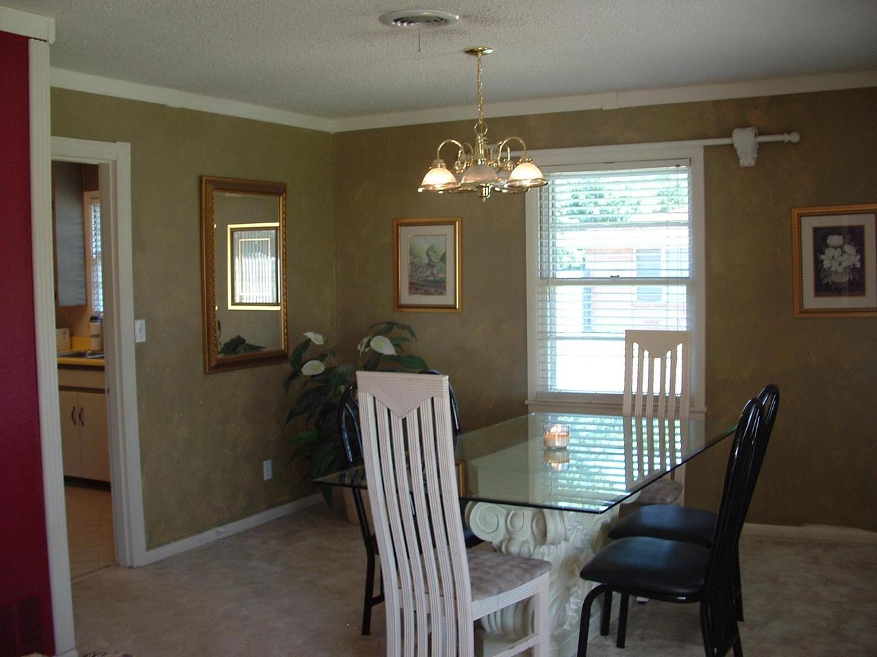 3500 South Rusk Street Amarillo, TX 79109 - Photo 2 of 5 dinning