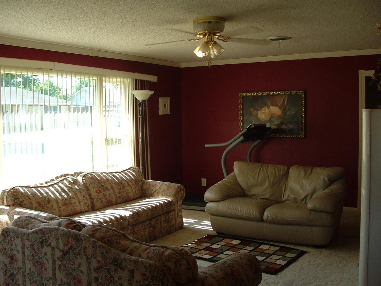 3500 South Rusk Street Amarillo, TX 79109 - Photo 3 of 5 living room