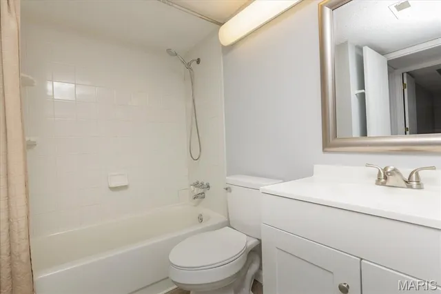 $115,000 | 1468 Hawks Nest Court, Unit C, St. Charles, MO 63303