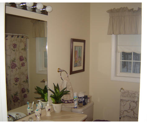 62 Autumn Road Dracut, MA 01826 - Photo 11 of 11 Gallery Image 11