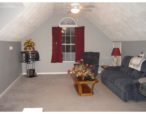 62 Autumn Road Dracut, MA 01826 - Photo 2 of 11 Gallery Image 2