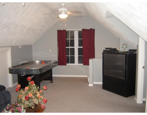 62 Autumn Road Dracut, MA 01826 - Photo 3 of 11 Gallery Image 3