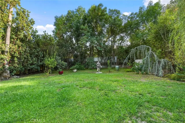 $10,990 | 18760 Wells Drive, Tarzana, CA 91356