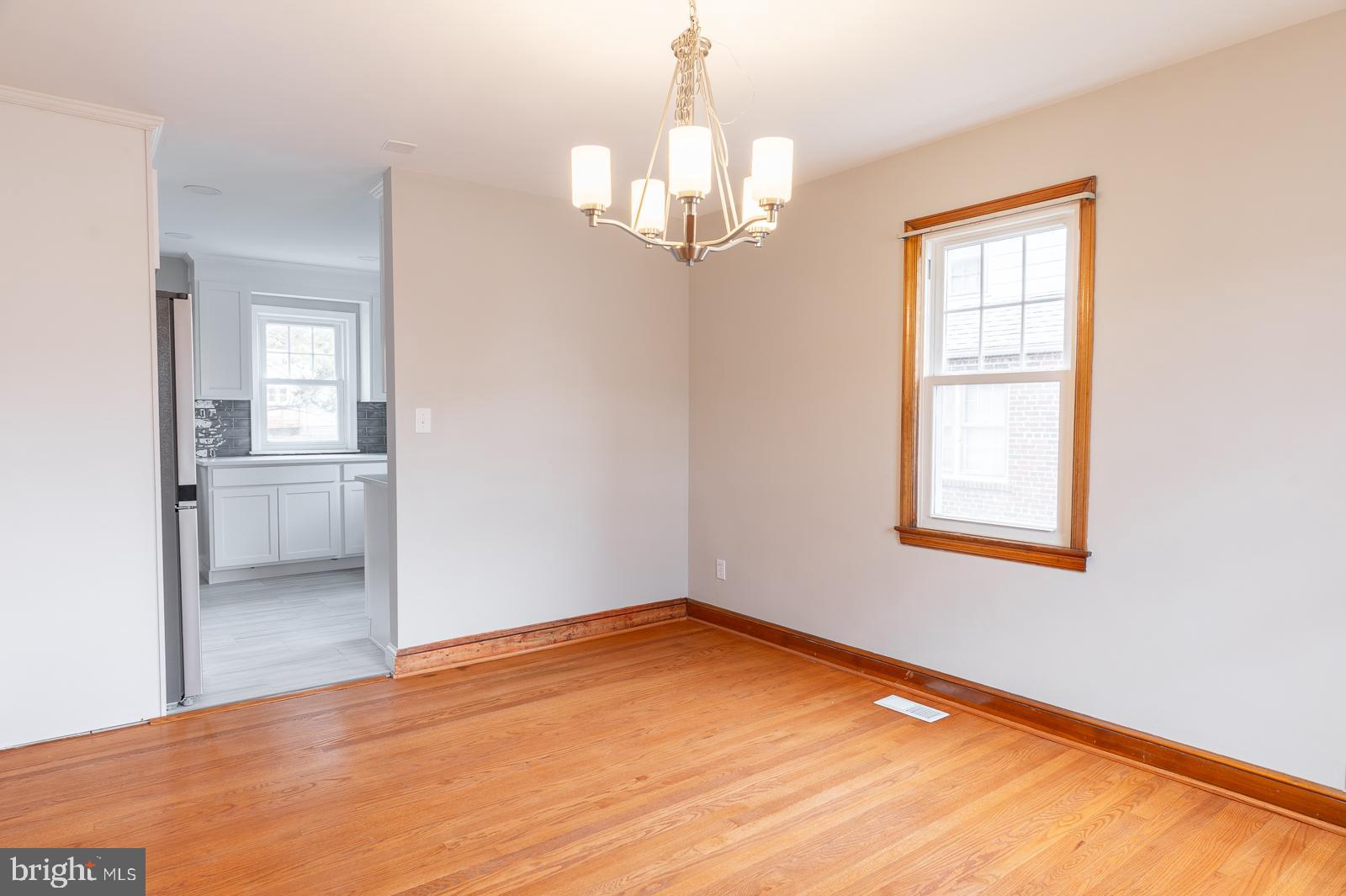 407 Sandy Spring Road Laurel, MD 20707 - Photo 12 of 32 Dining Room