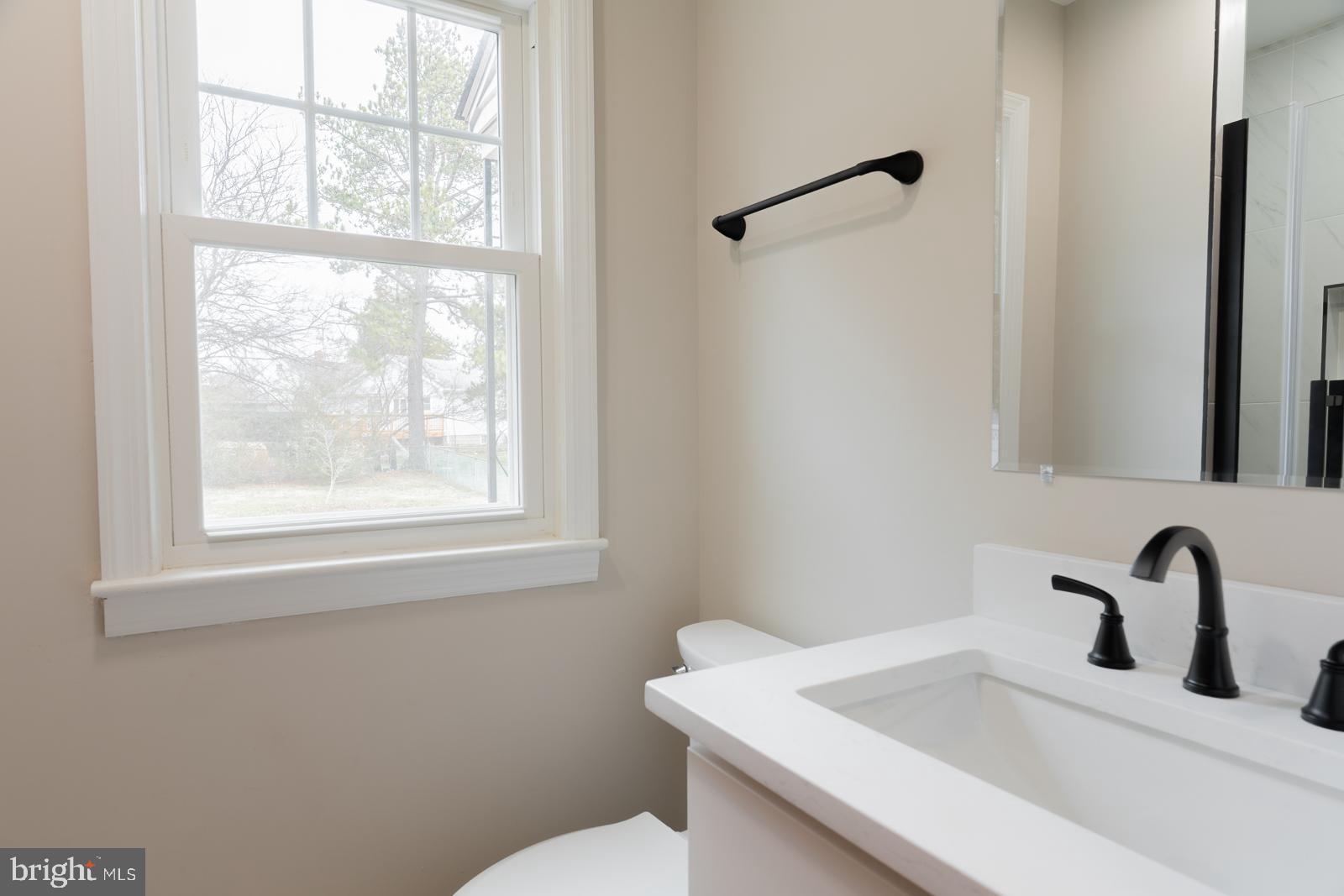 407 Sandy Spring Road Laurel, MD 20707 - Photo 16 of 32 Main Level Full Bathroom