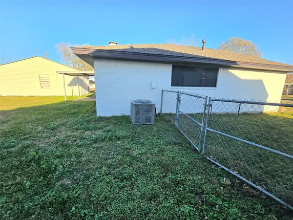 $1,900 | 1411 Dorsetshire Drive, Pasadena, TX 77504