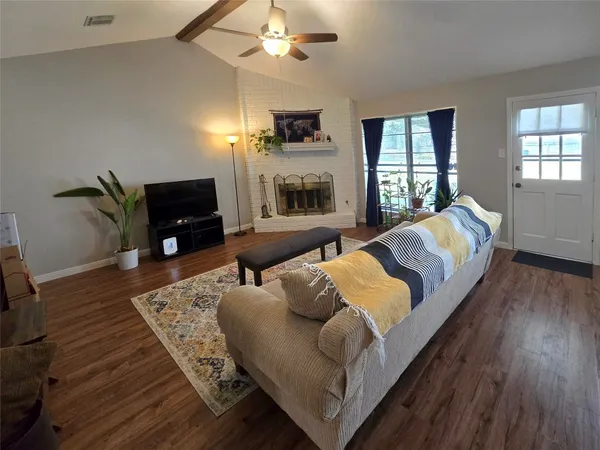 $1,900 | 1411 Dorsetshire Drive, Pasadena, TX 77504