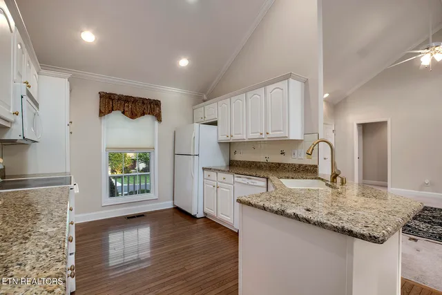 $499,000 | 309 Saligugi Lane, Loudon, TN 37774