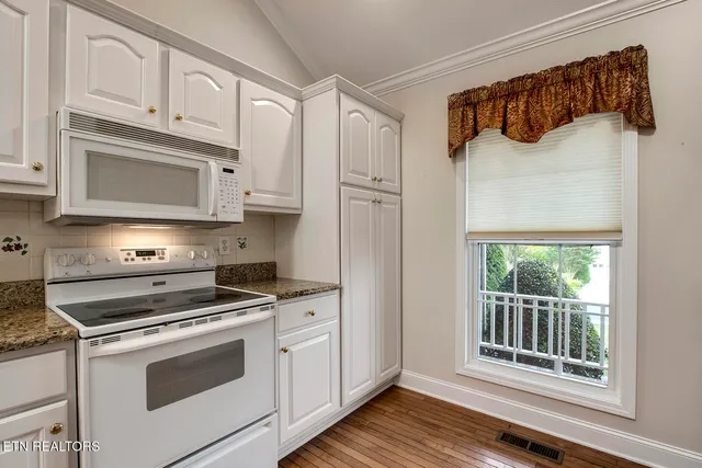 $499,000 | 309 Saligugi Lane, Loudon, TN 37774