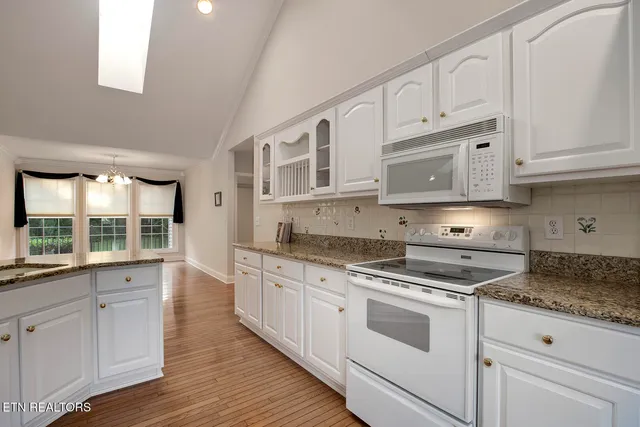 $499,000 | 309 Saligugi Lane, Loudon, TN 37774