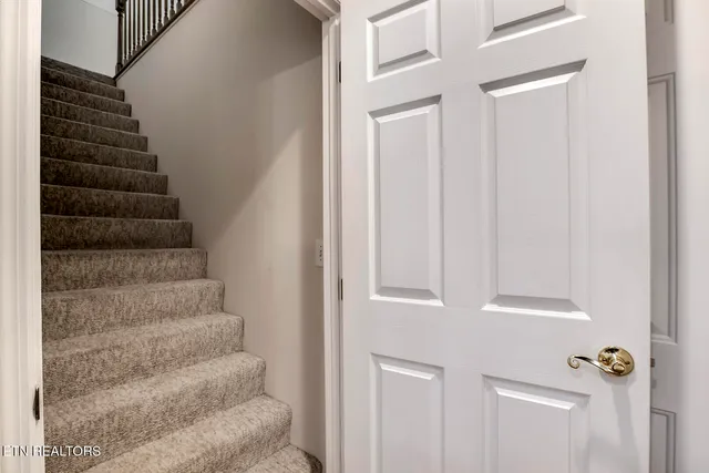 $499,000 | 309 Saligugi Lane, Loudon, TN 37774