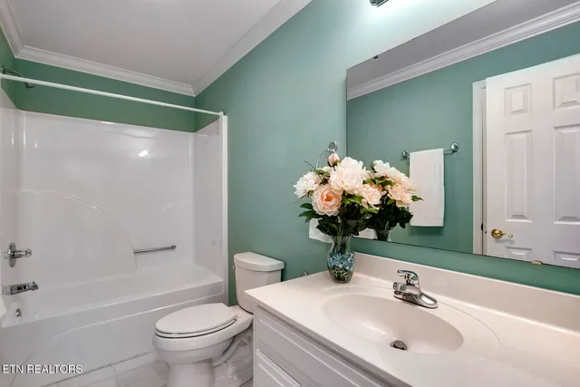 $499,000 | 309 Saligugi Lane, Loudon, TN 37774