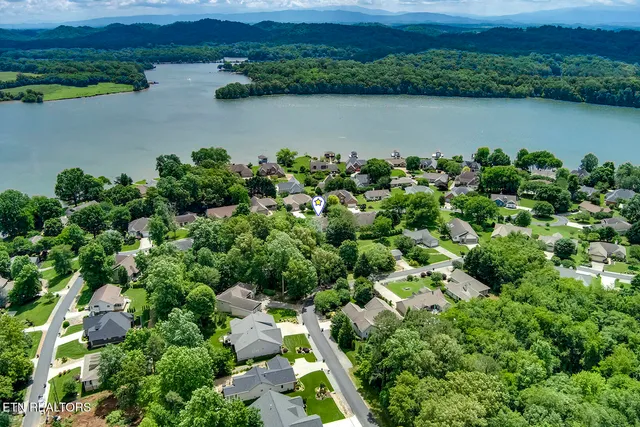 $499,000 | 309 Saligugi Lane, Loudon, TN 37774