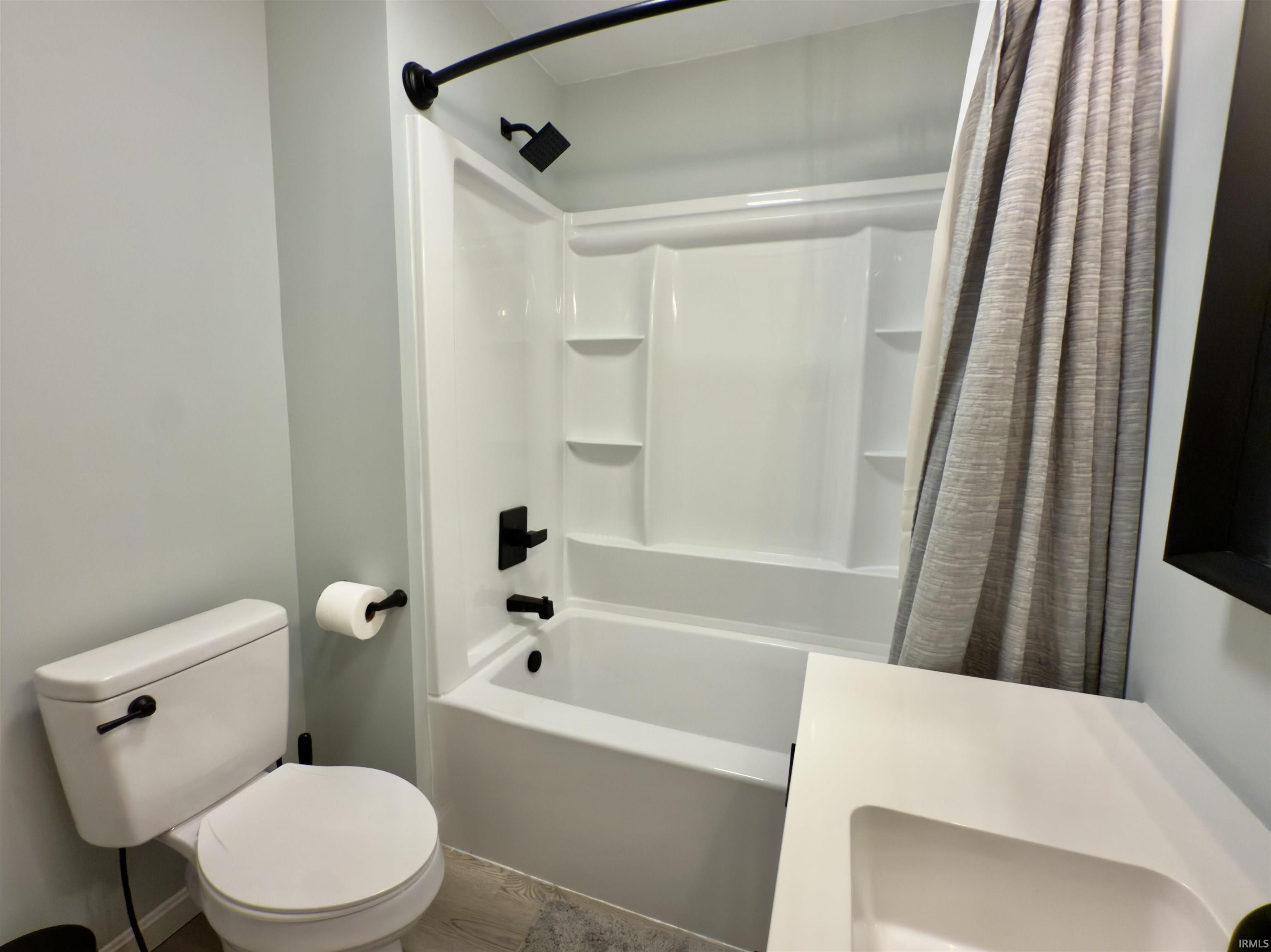 317 Southeast 7th Street Washington, IN 47501 - Photo 5 of 15