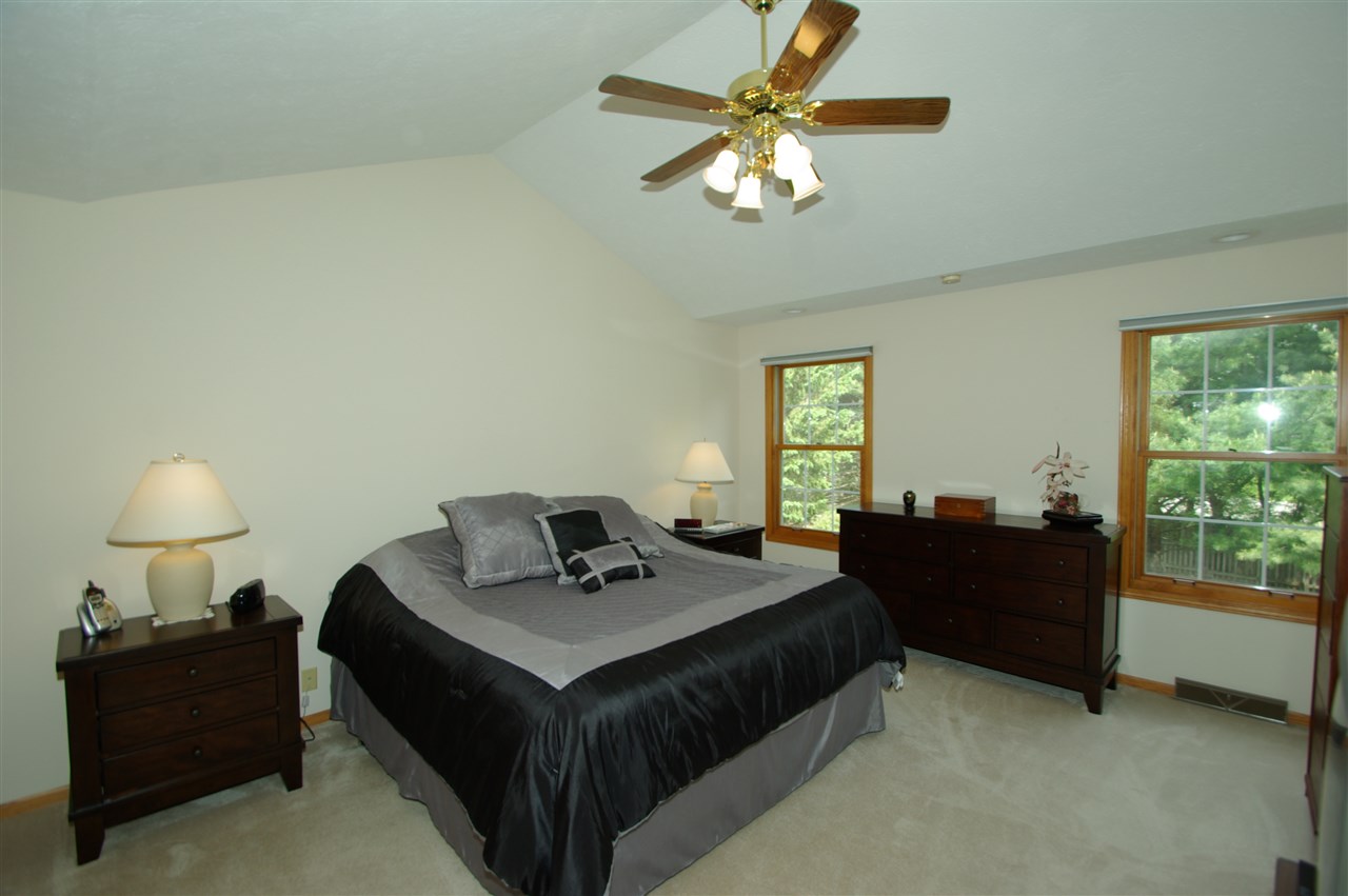 7254 Sentinel Road Rockford, IL 61107 - Photo 16 of 25 a living room with furniture and a window
