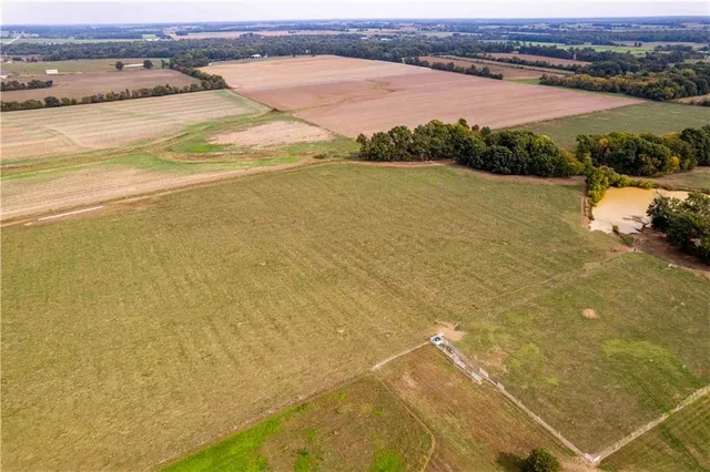 $1 | 48 Northeast 30th Lane, Lamar, MO 64759