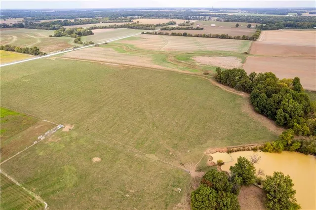 $1 | 48 Northeast 30th Lane, Lamar, MO 64759