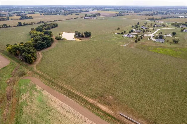 $1 | 48 Northeast 30th Lane, Lamar, MO 64759