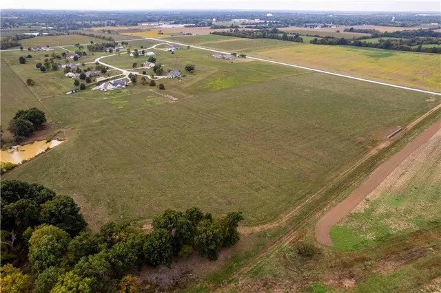 $1 | 48 Northeast 30th Lane, Lamar, MO 64759