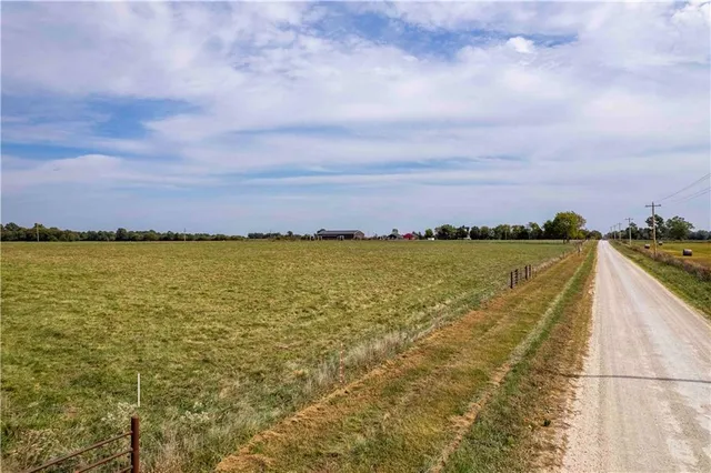 $1 | 48 Northeast 30th Lane, Lamar, MO 64759