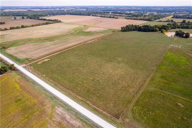 $1 | 48 Northeast 30th Lane, Lamar, MO 64759