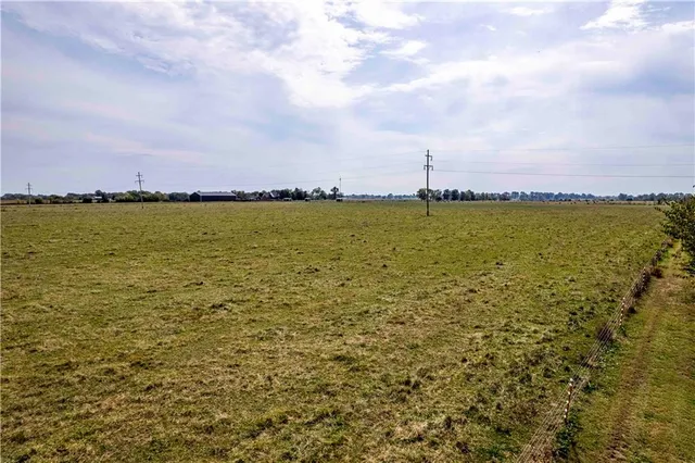 $1 | 48 Northeast 30th Lane, Lamar, MO 64759