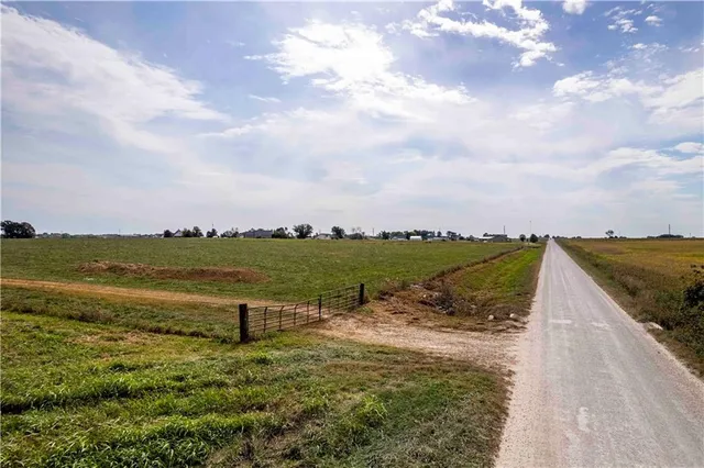 $1 | 48 Northeast 30th Lane, Lamar, MO 64759