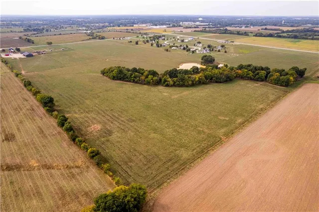 $1 | 48 Northeast 30th Lane, Lamar, MO 64759