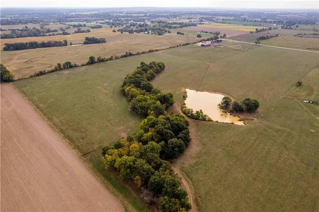 $1 | 48 Northeast 30th Lane, Lamar, MO 64759