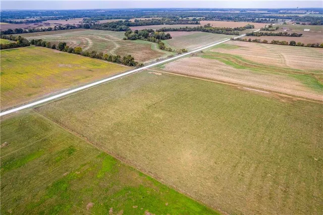 $1 | 48 Northeast 30th Lane, Lamar, MO 64759