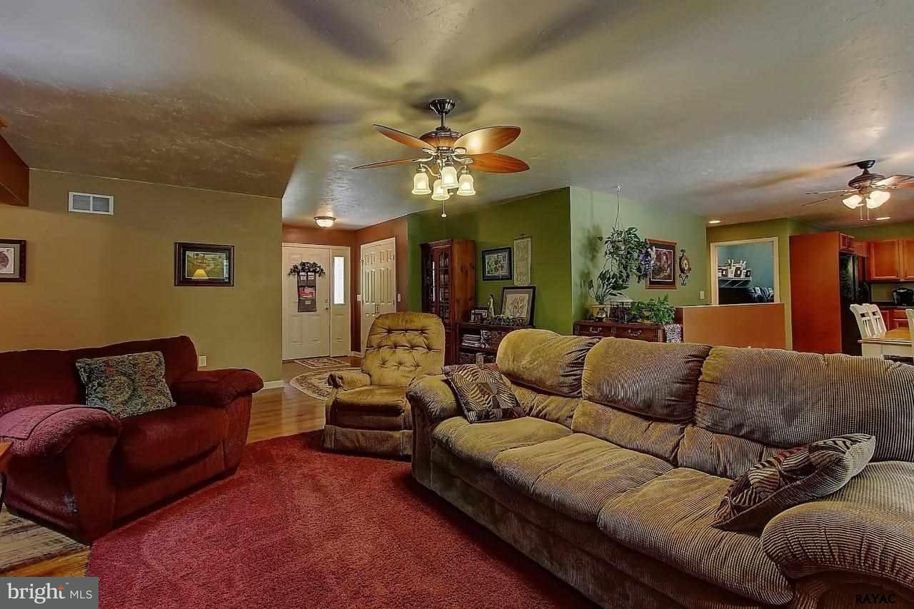 3668 Aldinger Road Seven Valleys, PA 17360 - Photo 4 of 28 Gallery Image 4