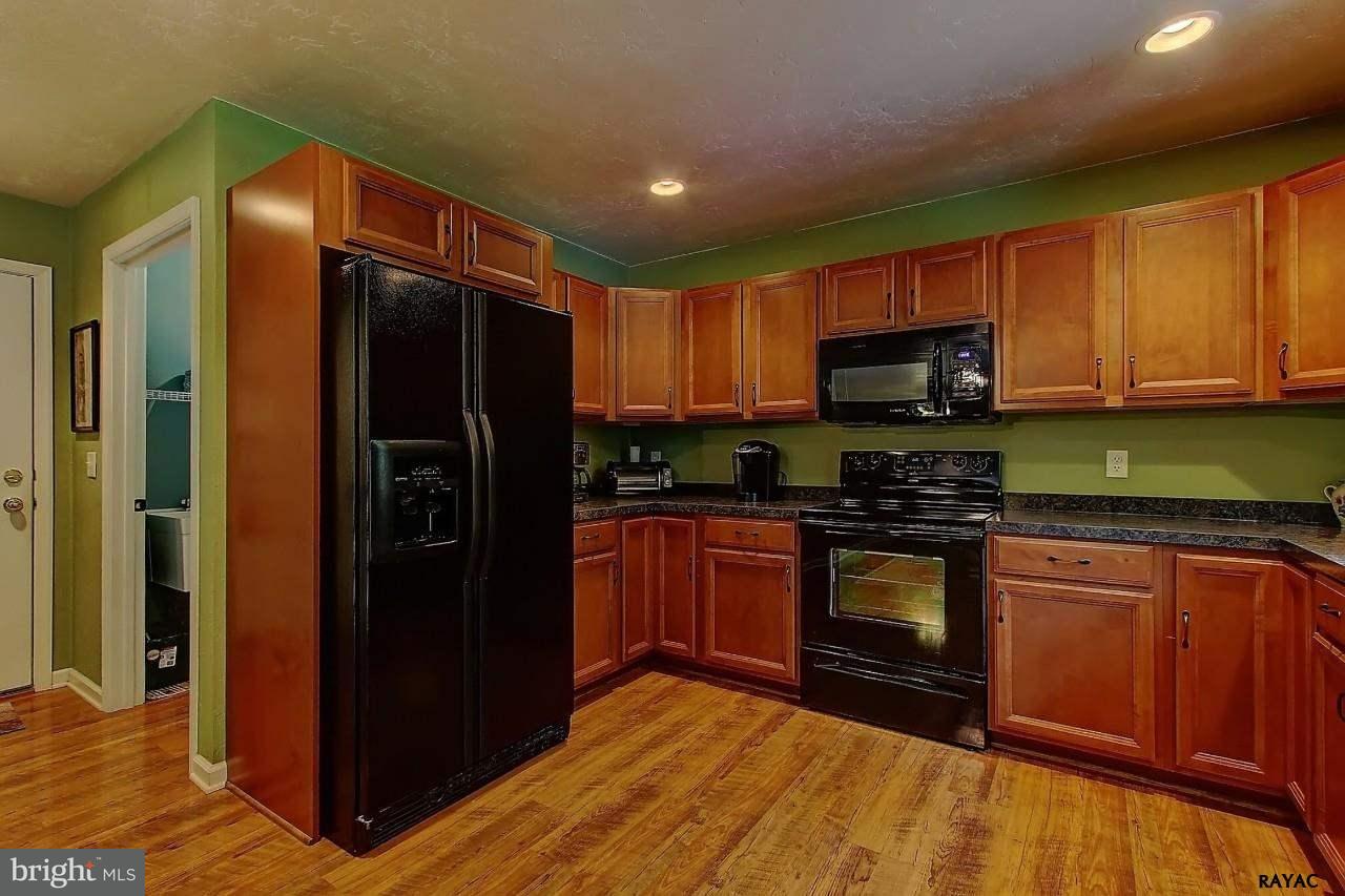 3668 Aldinger Road Seven Valleys, PA 17360 - Photo 9 of 28 Gallery Image 9