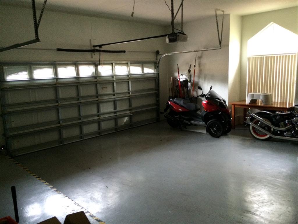 8125 Courtleigh Drive Orlando, FL 32835 - Photo 24 of 26 a view of a garage