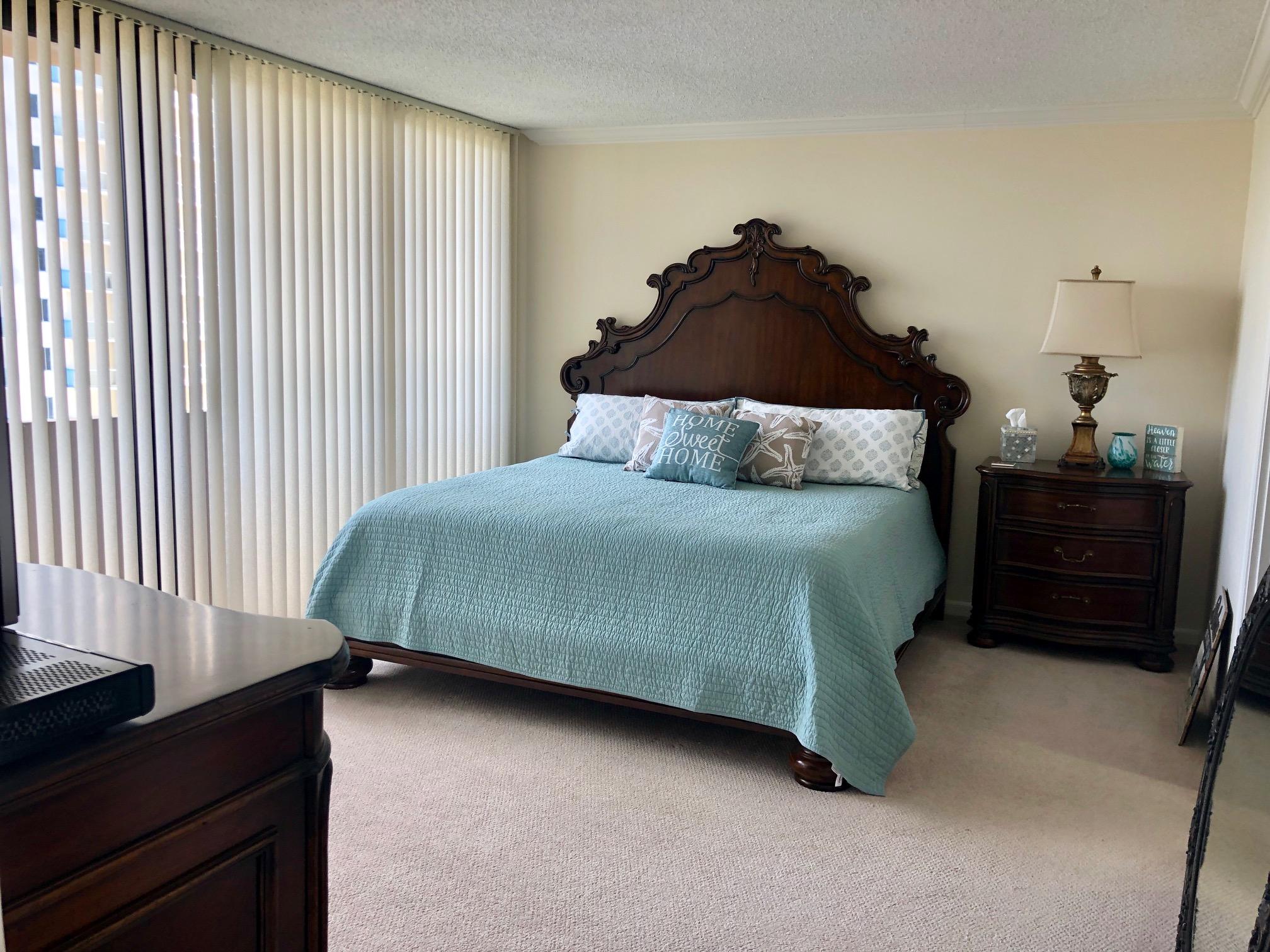4200 North Ocean Drive, Unit 2701 Riviera Beach, FL 33404 - Photo 14 of 30 IMG_4100