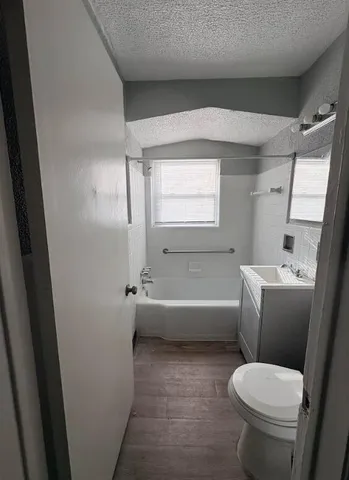 $1,395 | 18428 Stahelin Avenue, Detroit, MI 48219