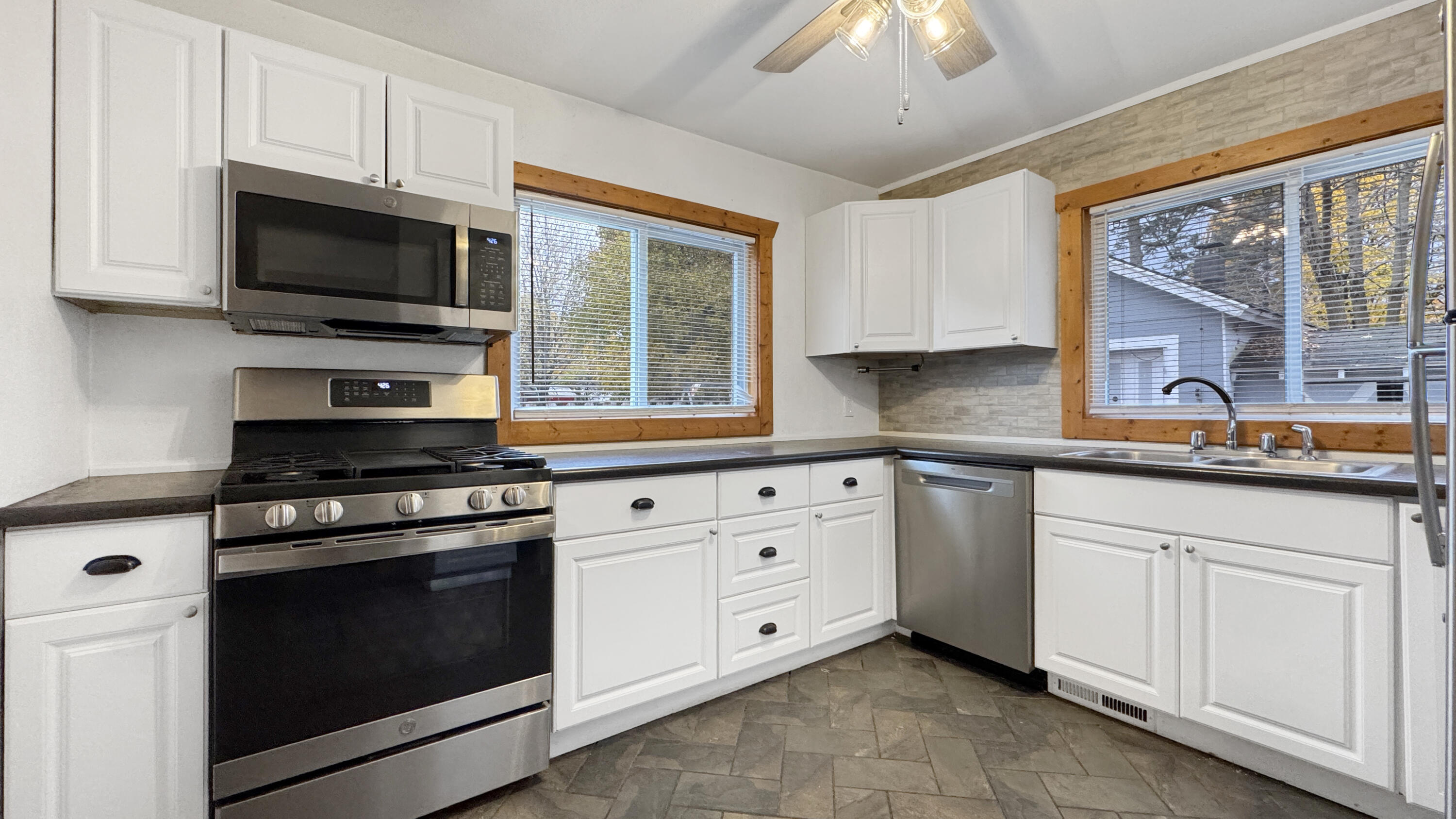 825 Walnut Street Cadillac, MI 49601 - Photo 11 of 32 Greg Bosscher (24)