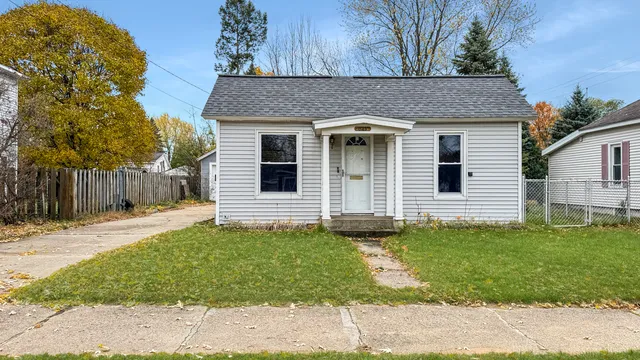 $154,900 | 825 Walnut Street, Cadillac, MI 49601