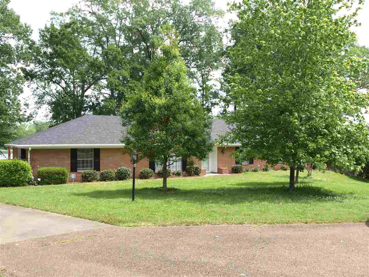 4 McCall Cove Vicksburg, MS 39183 - Photo 1 of 25 Photo 1