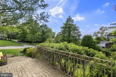 $699,900 | 8807 Hawthorne Lane, Wyndmoor, PA 19038