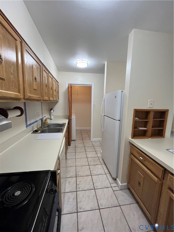804 Nantucket Court Richmond, VA 23235 - Photo 5 of 12 a kitchen with a sink appliances and cabinets
