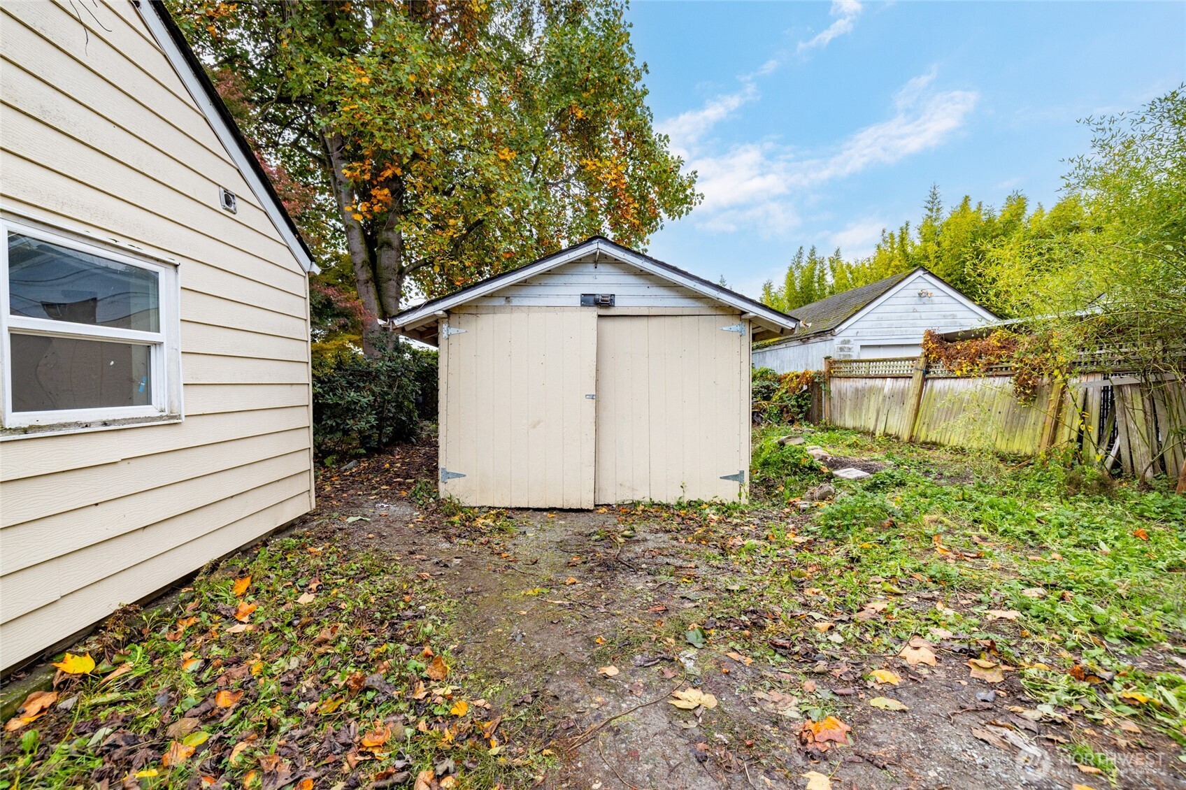 17662 Dunbar Road Mount Vernon, WA 98273 - Photo 12 of 18 a view of a house with a yard